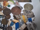 Diverse medaljer/pins m.m.