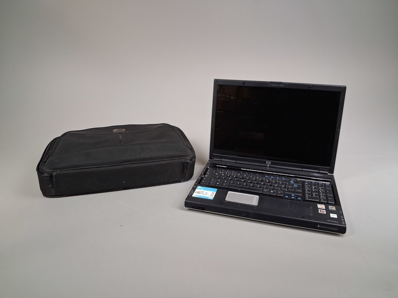 Laptop. HP Pavilion dv8000