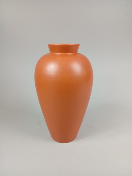 Golvvas. Upsala Ekeby, Troligtvis Greta Runeborg.