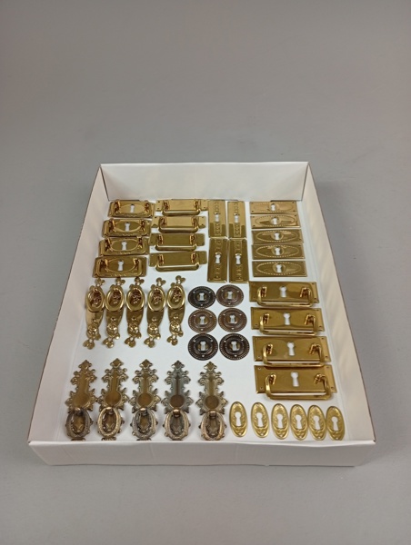 Diverse Möbelbeslag.