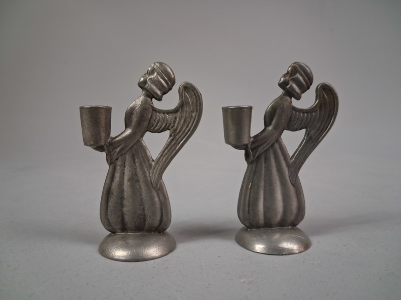 CARL-EINAR BORGSTRÖM. Ljusstakar, 1 par, Änglar, tenn, 1900-talet.