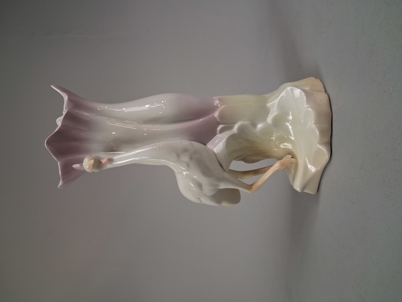 Vas med fågel. Valencia, Spanien.