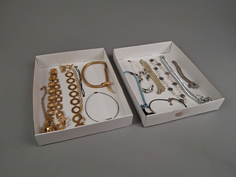 Diverse Bijouterier.