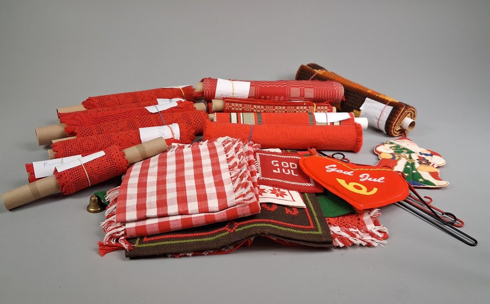 Diverse textil, virkat & löpare.