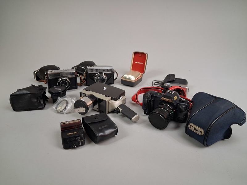 Diverse kameror m.m. Bl.a Canon T50, AGFA m.m.