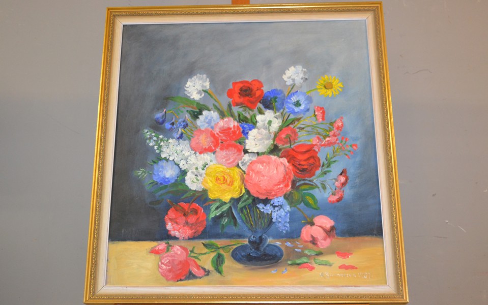OIDENTIFIERAD KONSTNÄR. Olja på pannå, "Blomsterstilleben", signerad M. Gunnorson & daterad 1951.