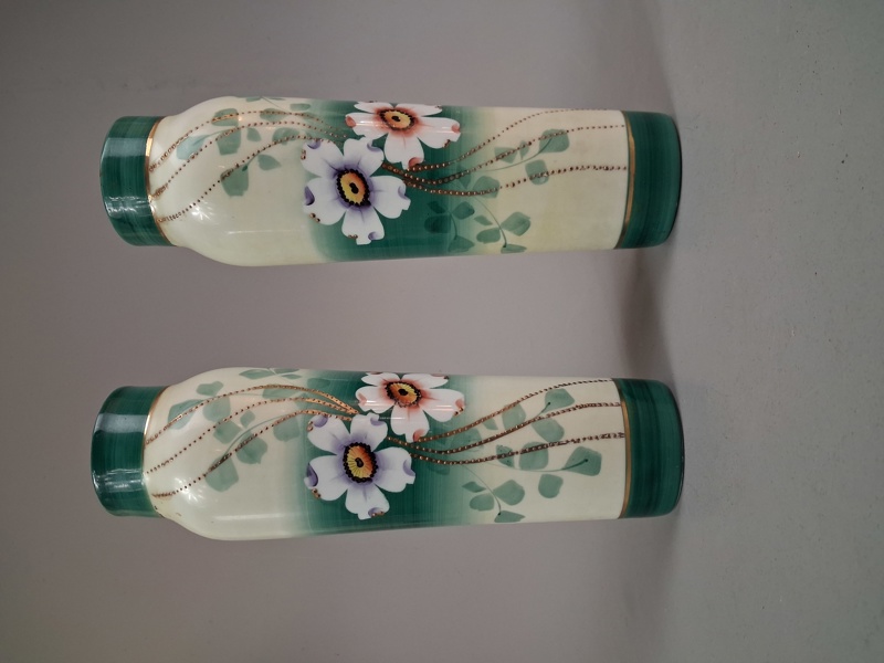 Flussvaser. Ett par, Tidigt 1900-tal.