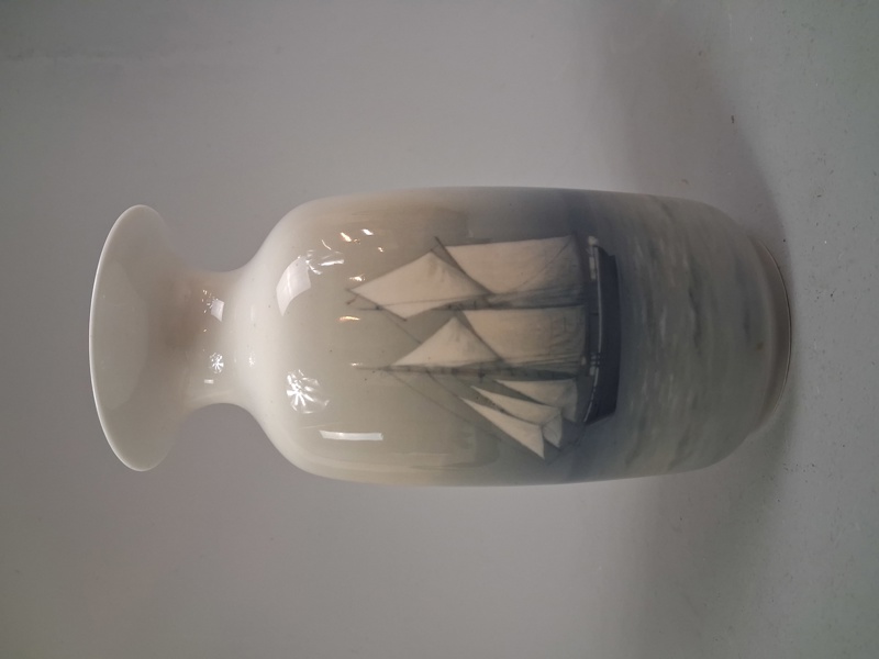 ROYAL COPENHAGEN, Vas, 2a sortering.