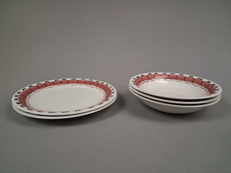 MARIANNE WESTMAN "Picknick", 2 Flata & 3 Djupa tallrikar, Rörstrand.