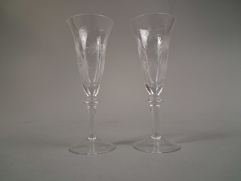 2 Champagneglas. "Blåklocka", Duka.