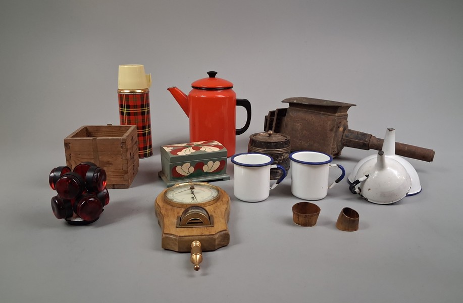 Diverse. Bl.a Kockums, Vagnslykta, Krönt trämått m.m.