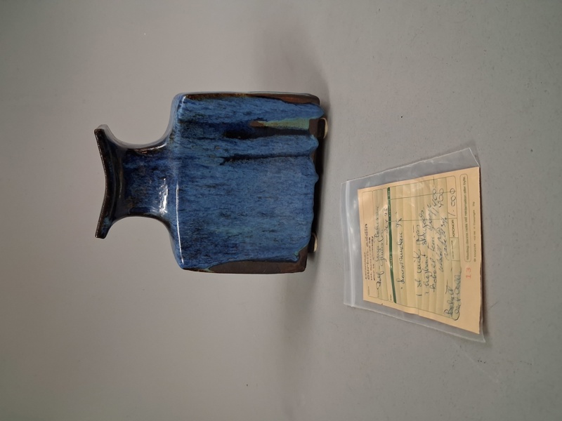 Curt-m Addin. Vas,  Glumslöv, Högbränt stengods.