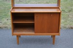Teakhylla med underskåp. 1960-talet.