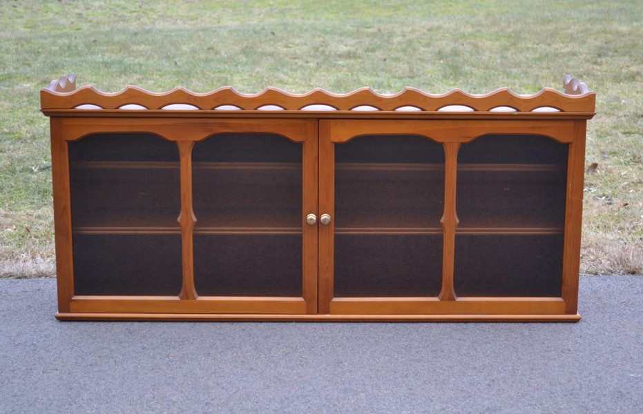 Väggskåp. 1900-talet.