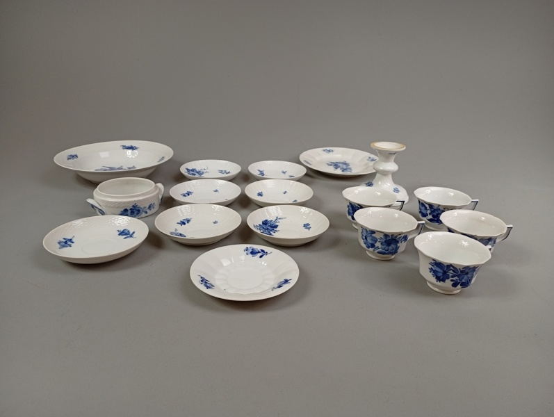 Diverse Blå Blomster, Royal Copenhagen. Samtliga delar har defekter/skador.