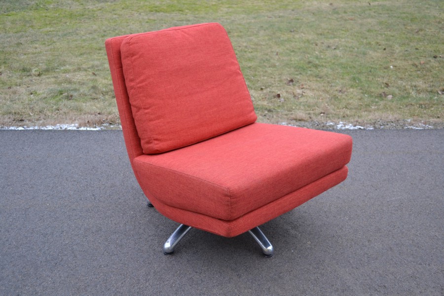 CAJUS MAEHLUM. Snurrfåtölj, "Breeze", Hjellegjerde, 1900/2000-tal.