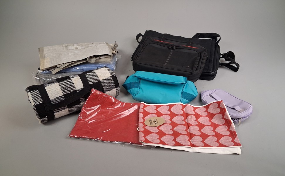 Diverse textil & väskor.