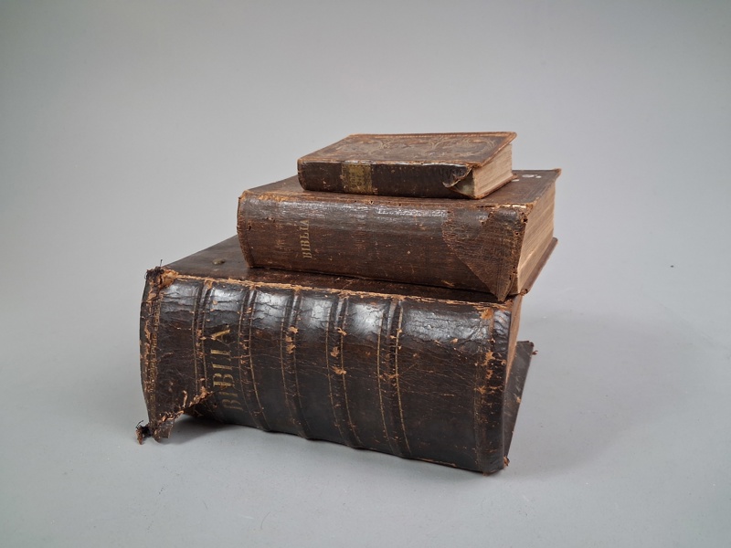 Religiöst. Biblia 1843, Bibel 1898 & Psalmbok 1836.