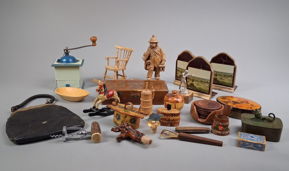 Diverse. Bl.a träsaker m.m.