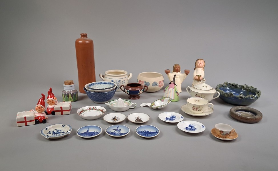Diverse porslin & keramik. Bl.a Royal Copenhagen, Wallåkra, Gabriel m.m.