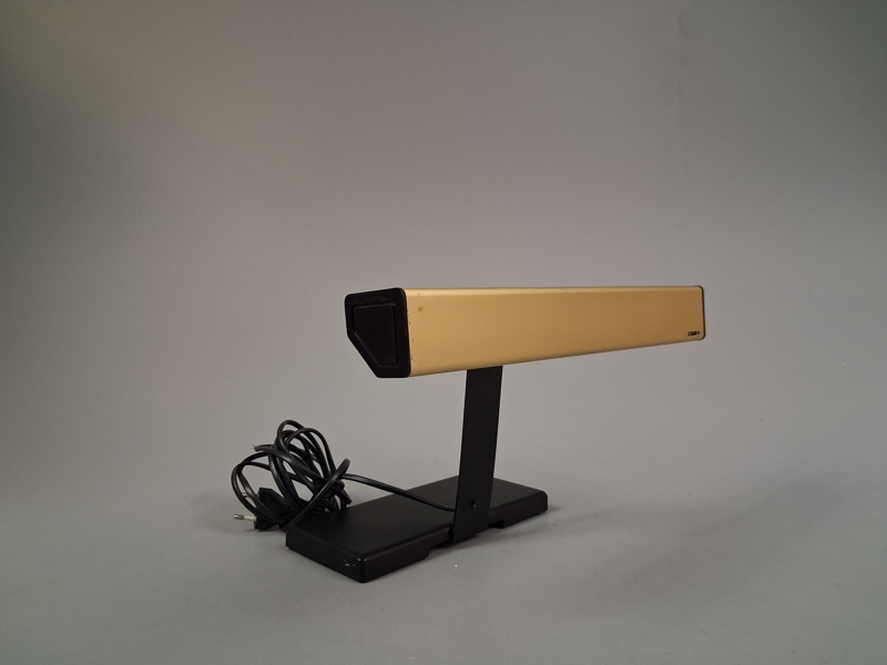 Skrivbordslampa. Belysa AB.