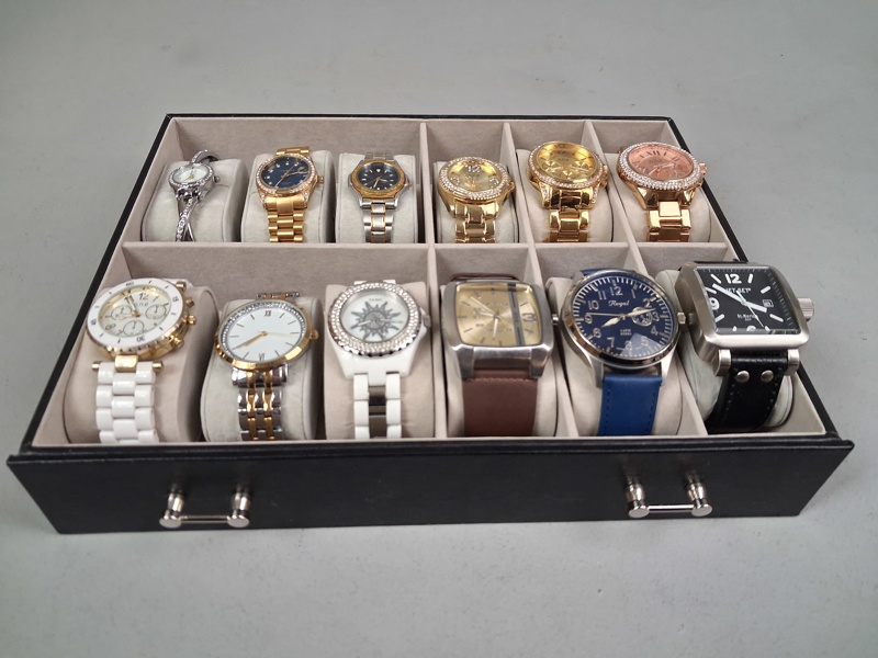 12 Armbandsur. Bl.a O.N.E, Tajms, Regal, Moretime m.m.