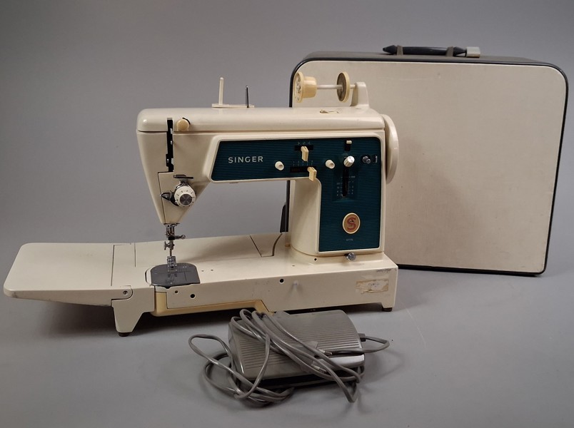 Symaskin. Singer.
