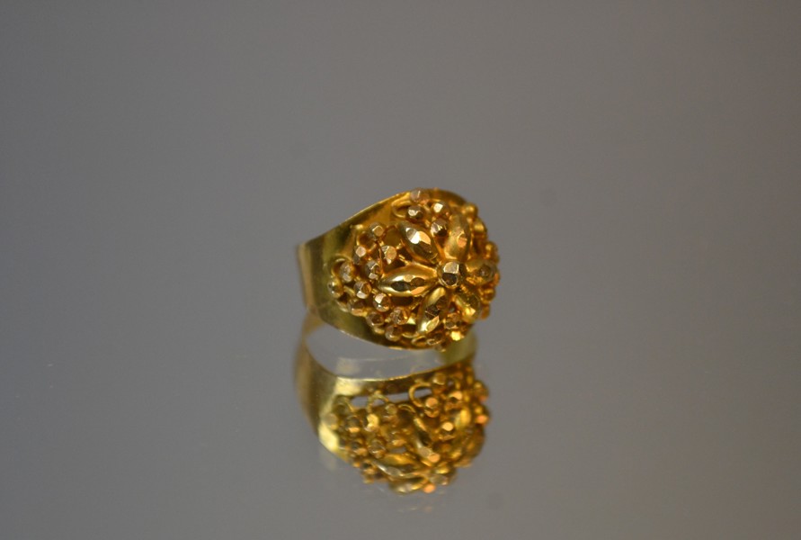 Ring. 18K guld, 5,02 gram, syratestad.