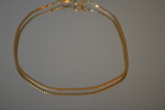 Armband. 18K guld, 1,79 gram, syratestat.