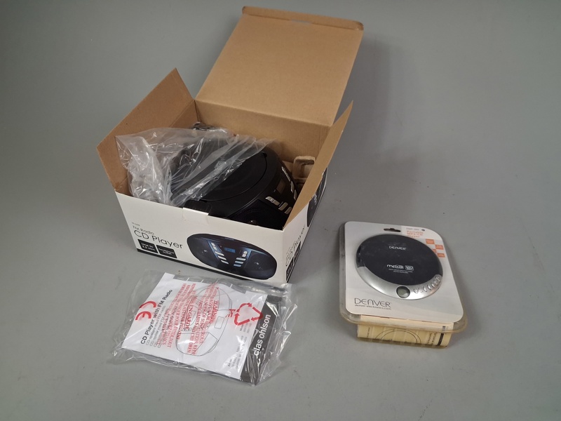 FM Radio CD Player & Portable MP3/CD PLayer Denver. Oanvänt.