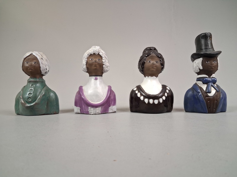 4 Figuriner. Vallis Keramik.