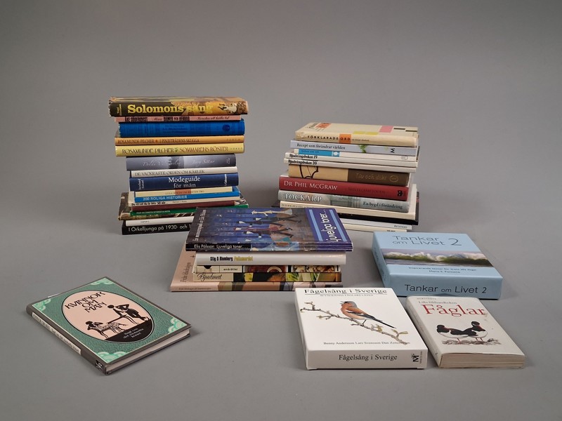 Diverse böcker. Bl.a Örkelljunga relaterat m.m.