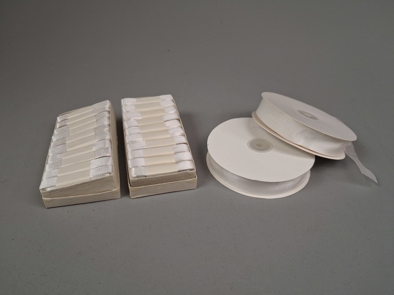 40st Sidenband & 2 rullar Organzaband. NYA.