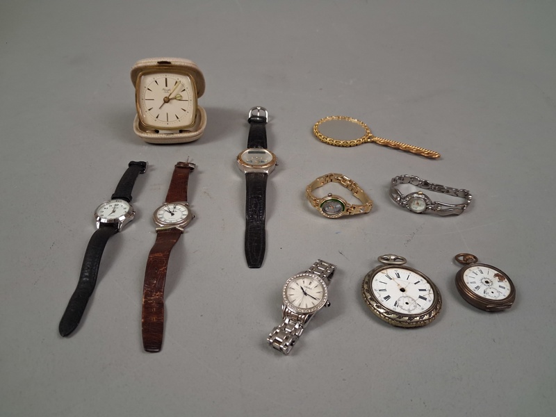 Armbandsur, fickur, Reseur & handspegel.