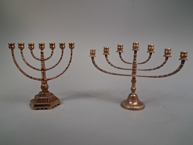 2 Ljusstakar i malm. Bl.a Gnosjö.