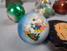 Diverse. Bl.a 2 Julgranskulor med Disney-motiv m.m.