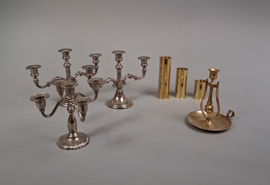 Diverse ljusstakar, mässing & silverpläterade.