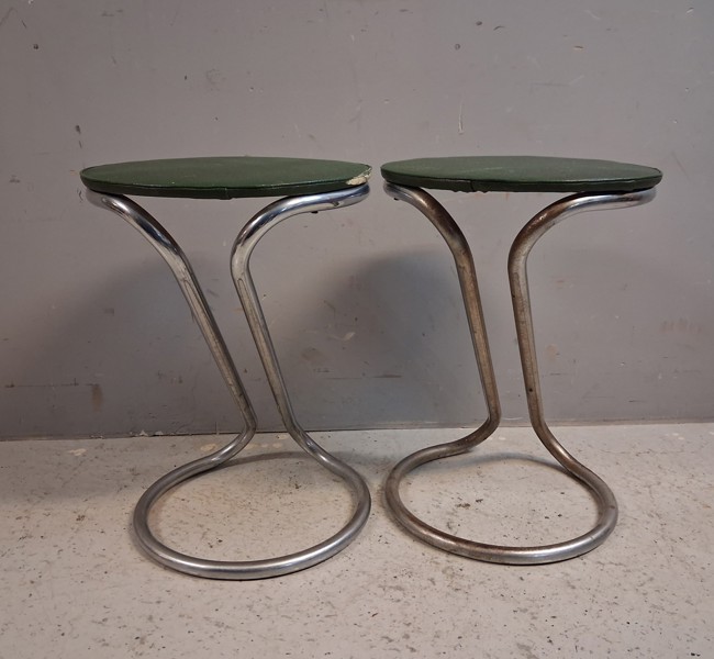 2 Pallar, Z-pallen DS Stålmöbler, Malmö, 1900 talets mitt.