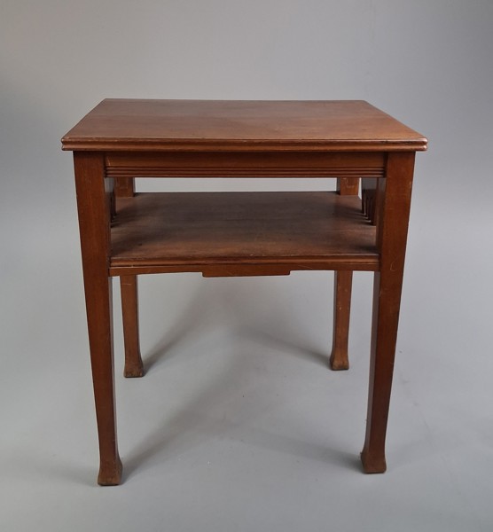 Sidobord. Jugendstil.