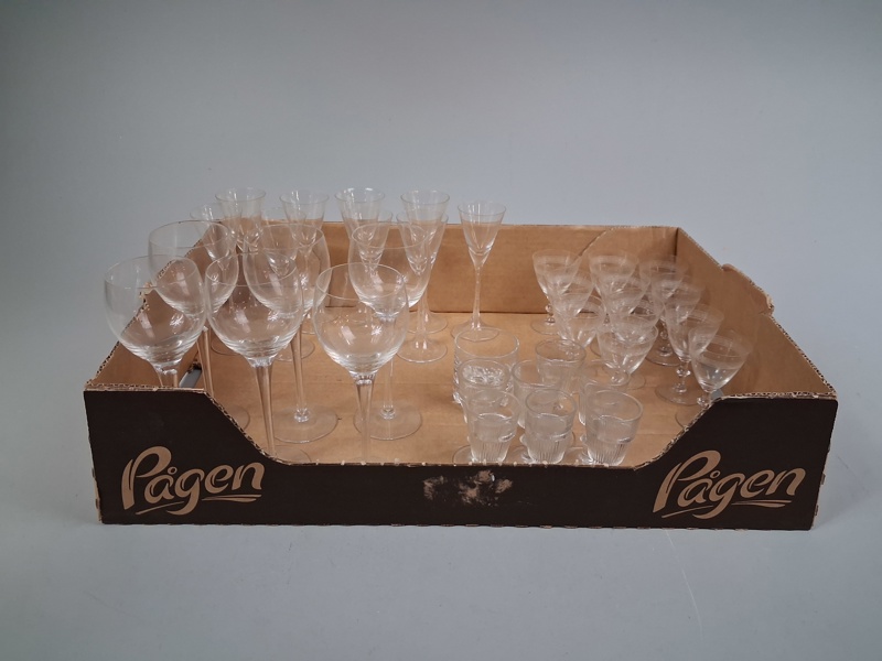 Diverse glas. Bl.a Boda m.m.