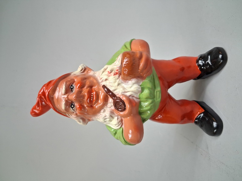 TOMTE. Terrakotta, Tyskland.