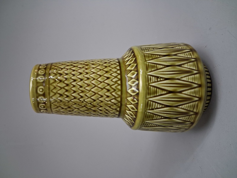 GUNNAR NYLUND. Vas, "Oliv", Rörstrand.