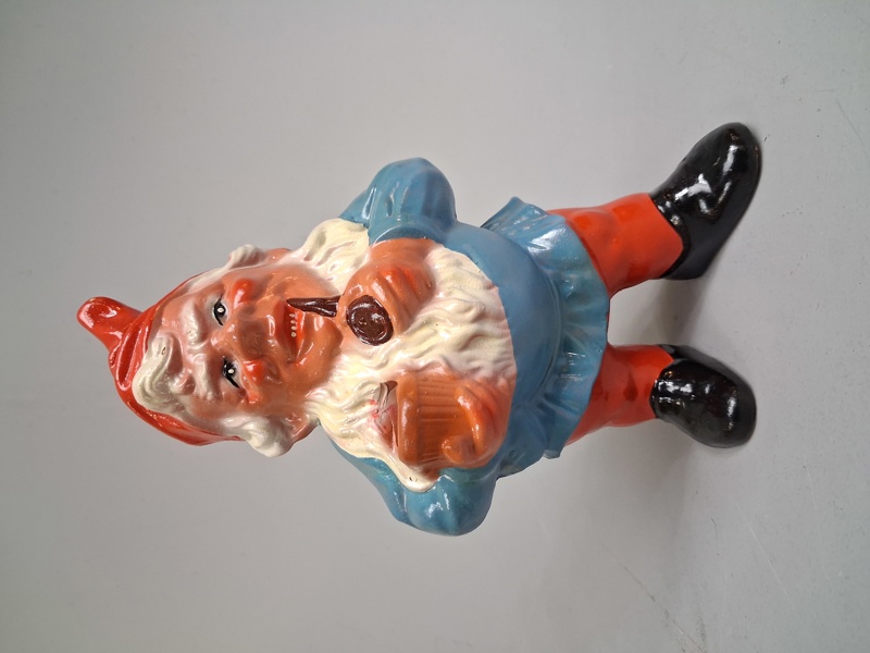 TOMTE. Terrakotta, Tyskland.