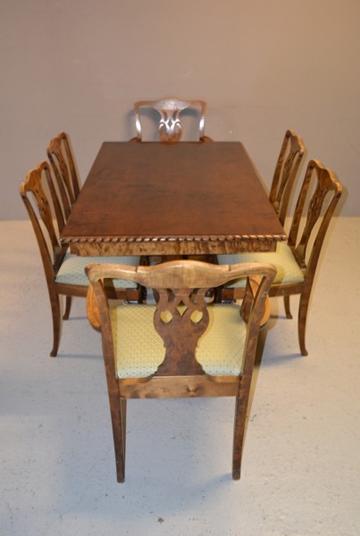 Matgrupp. "Chippendale", 7 Delar, 1900-talet.