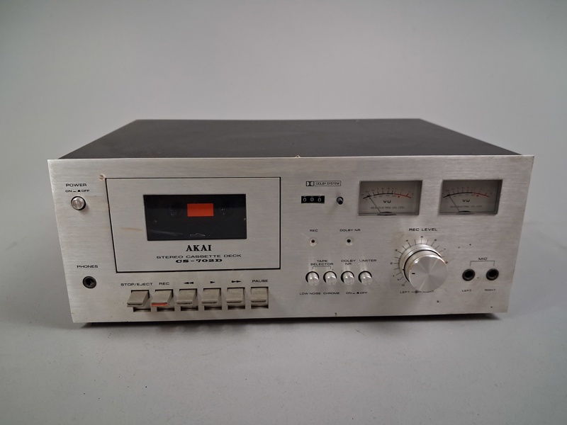 AKAI. Stereo Cassette Deck CS-7020.