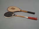 Äldre tennisracket Dunlop & Squashracket Intersport.