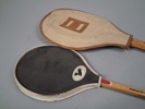 Äldre tennisracket Dunlop & Squashracket Intersport.