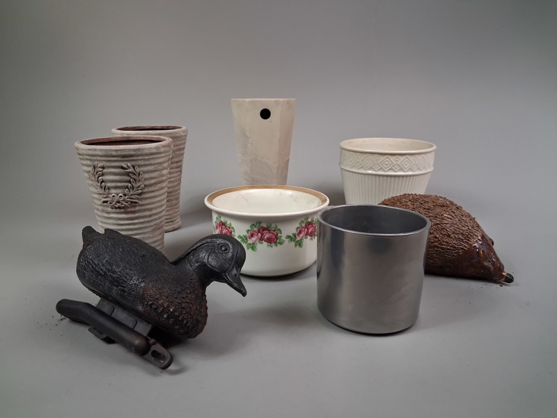 Diverse krukor/ytterfoder m.m. Bl.a Potta & Gravvas m.m.