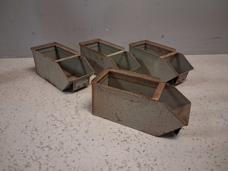 Industrilådor. Plåt.