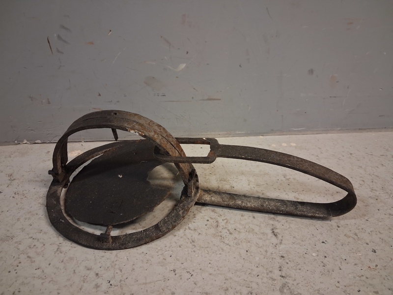 Rävsax. Smide, 1800-talet.